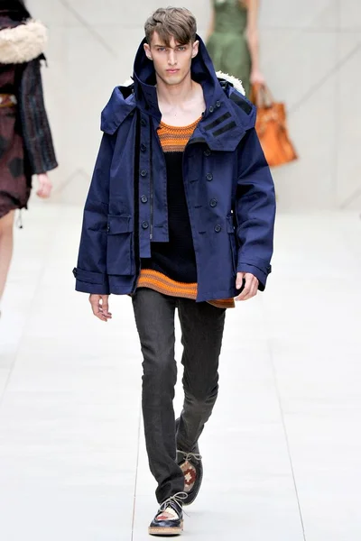 Look 48